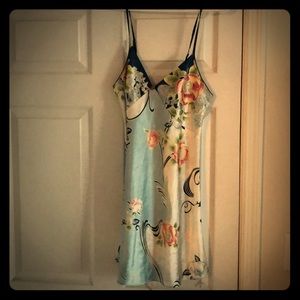 Oscar De La Renta nightie and robe